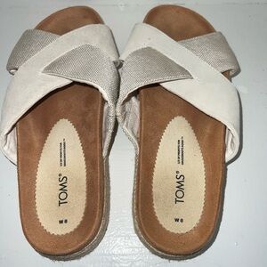 TOMS Women's Tan and Cream Cross Strap Sandals